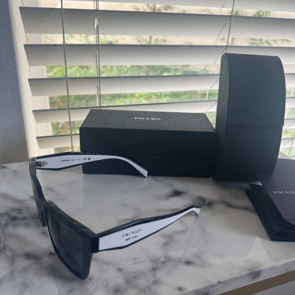 SOLD! PRADA PR 24ZS 56 Women's Square Sunglasses - Black/Gray - New in Box - Picture 10 of 13